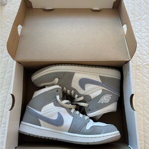 Jordan 1 Mid Grey Blue